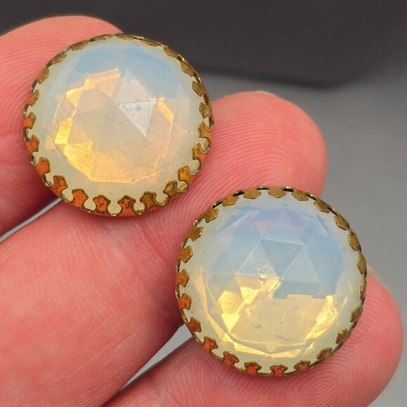VTG Faceted Moonstone Earrings 19.6mm Ornate Flame Prongs Screw Back Signed La? - Picture 8 of 10